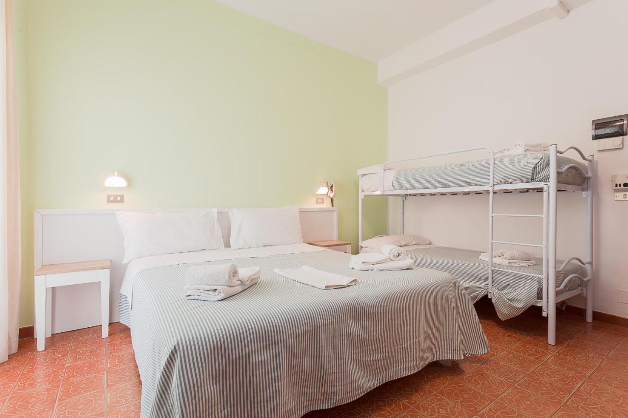 Piccolo Hotel Kursaal Чезенатико Екстериор снимка