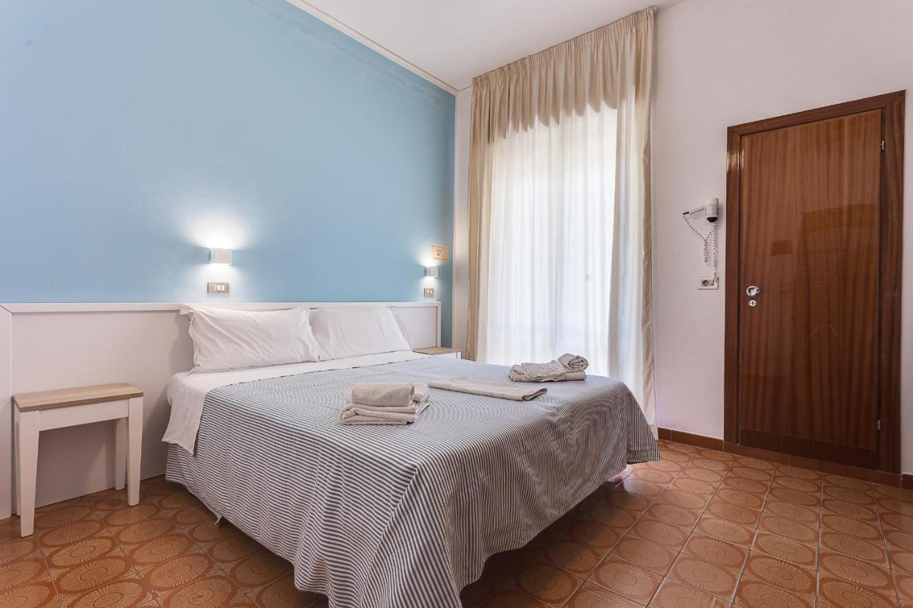 Piccolo Hotel Kursaal Чезенатико Екстериор снимка