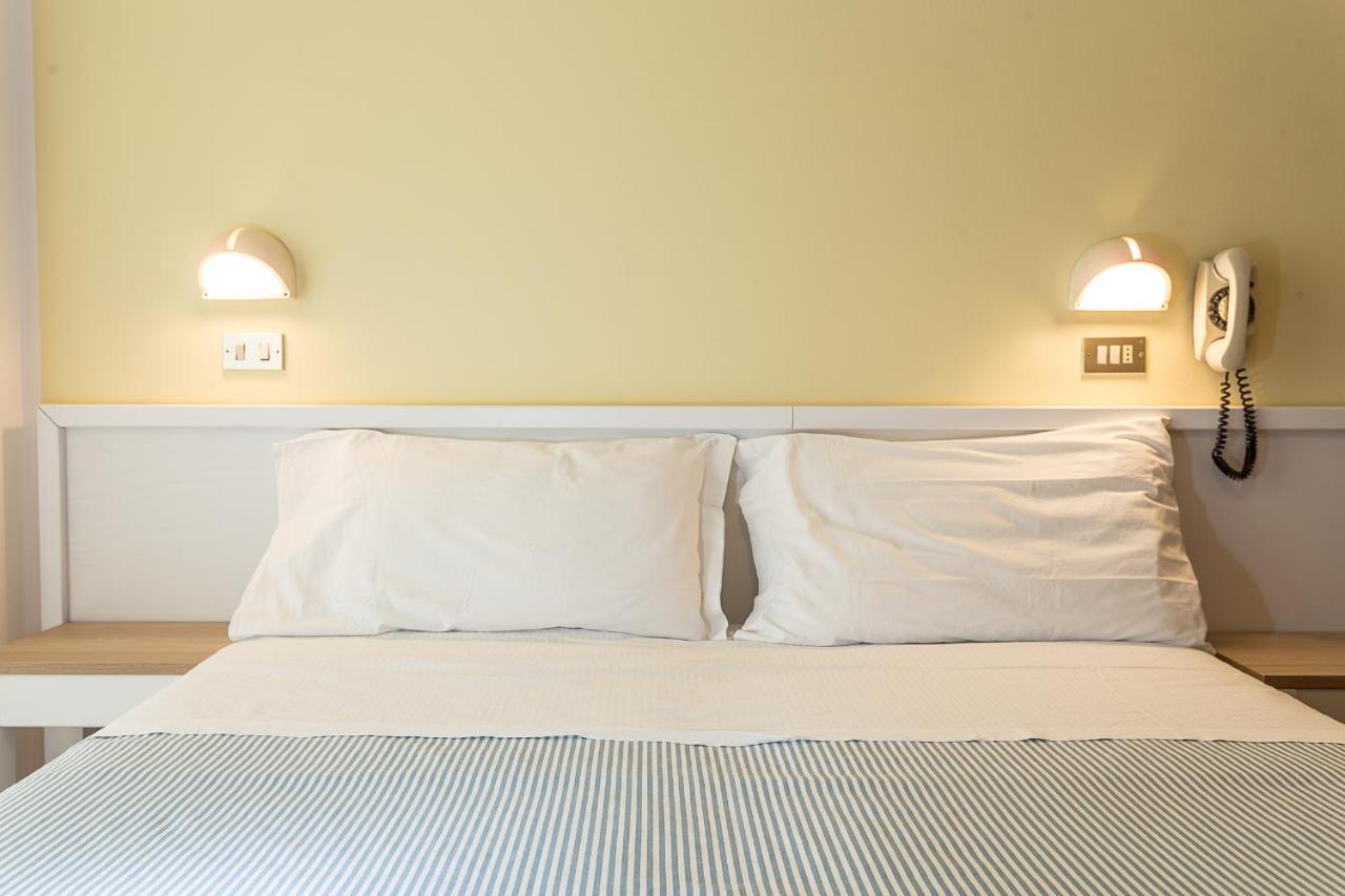 Piccolo Hotel Kursaal Чезенатико Екстериор снимка